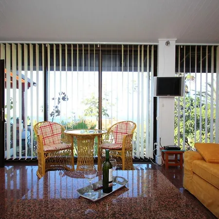 Parlour-uvi By Interhome Lejlighed