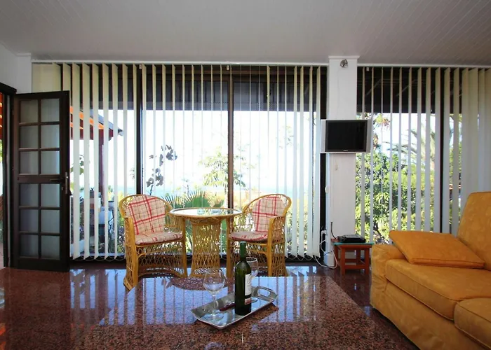 Parlour-uvi By Interhome Lejlighed
